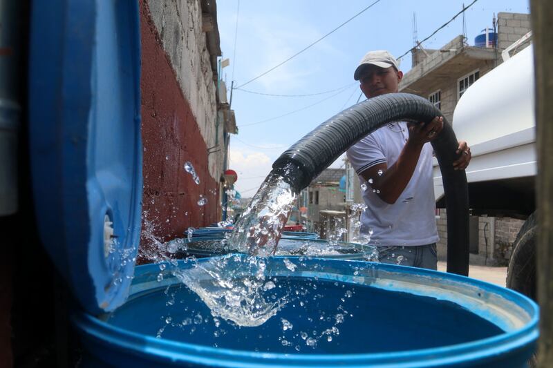 Pipas de agua serán distribuidas en las zonas afectadas.