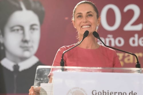 Claudia Sheinbaum hace oficial nueva beca para estudiantes universitarios