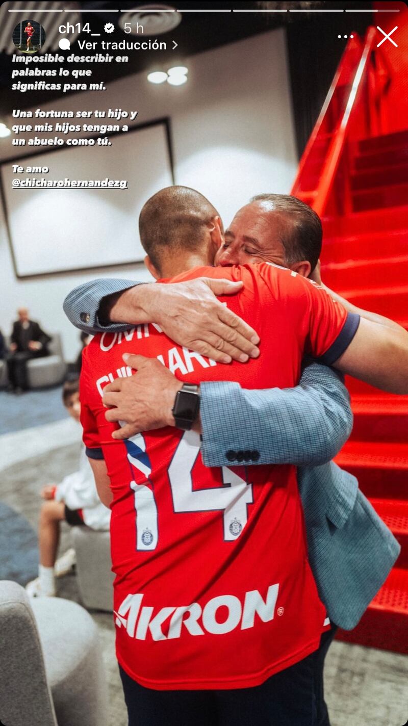Javier Hernández felicita a su padre publicando una foto dedicándole unas palabras. Imagen: @ch14_.