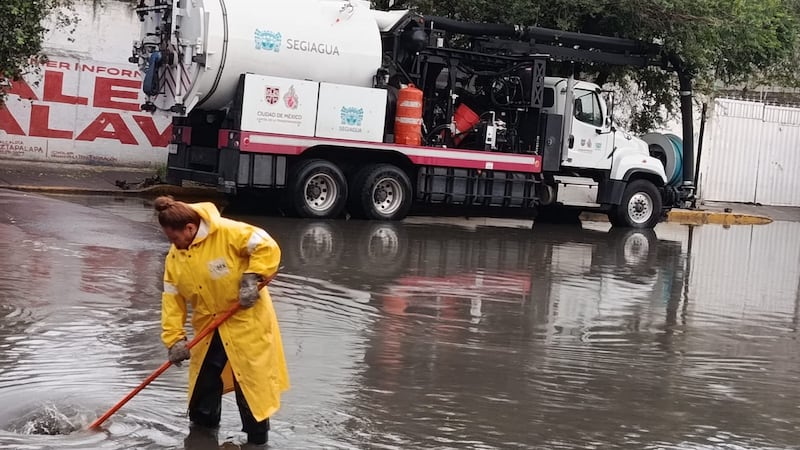 Caos bajo el agua: lluvias intensas colapsan el oriente de CDMX y Edomex este martes