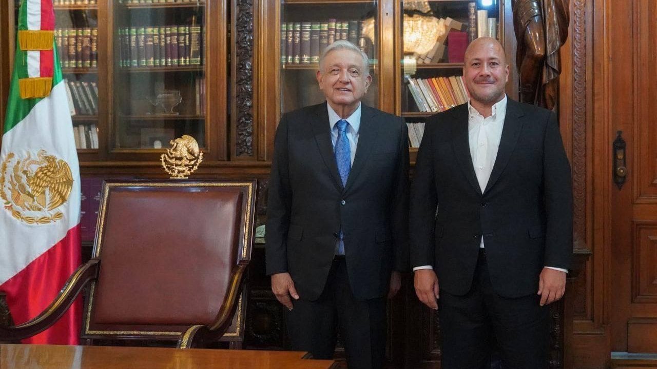 Enrique Alfaro visita a AMLO en Palacio Nacional.