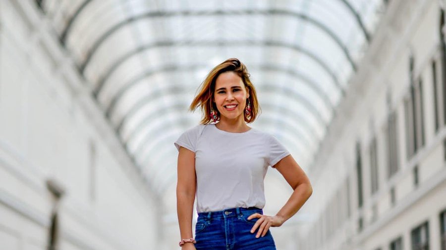 La actriz muestra sus pasos de baile en Instagram