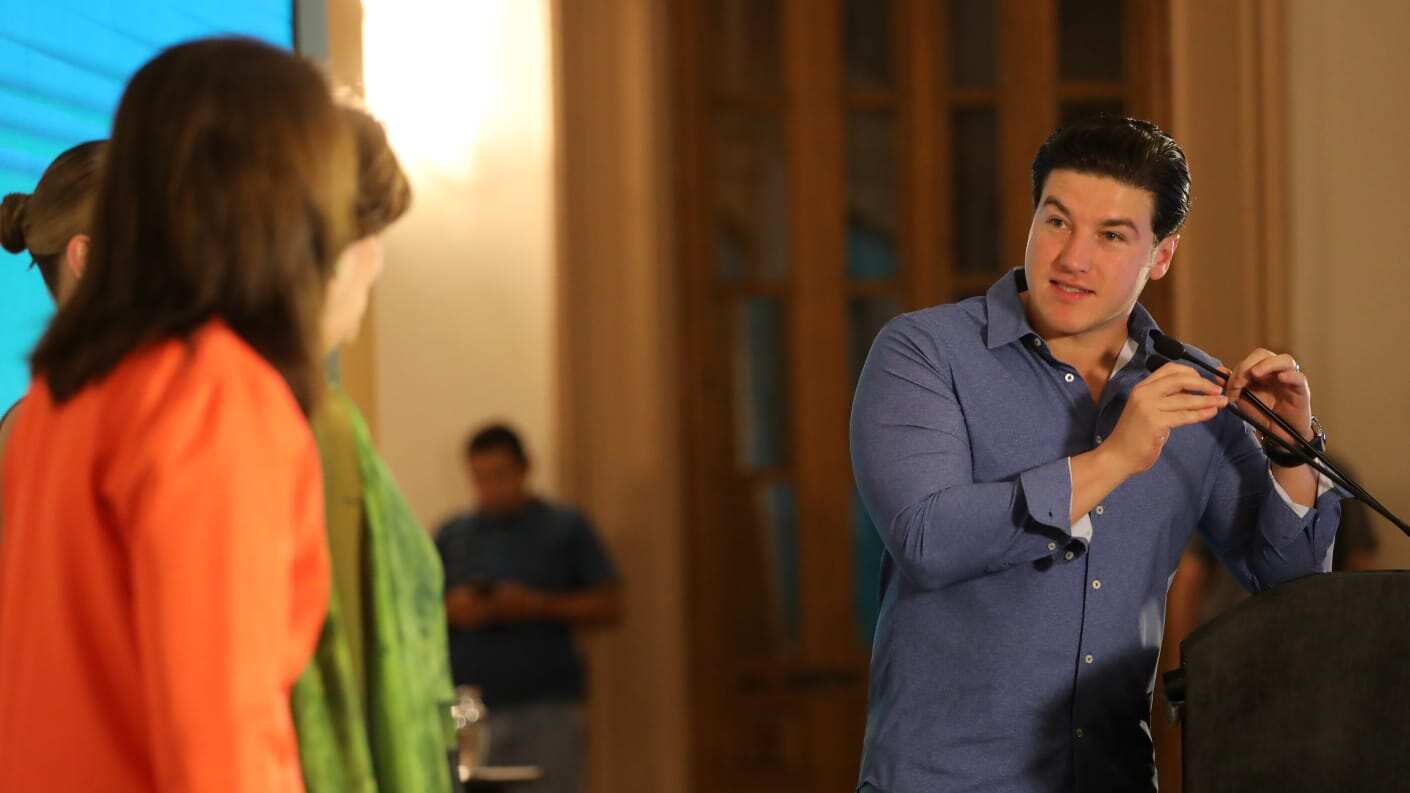 El gobernador destacó que muchas escuelas tienen serios problemas estructurales.