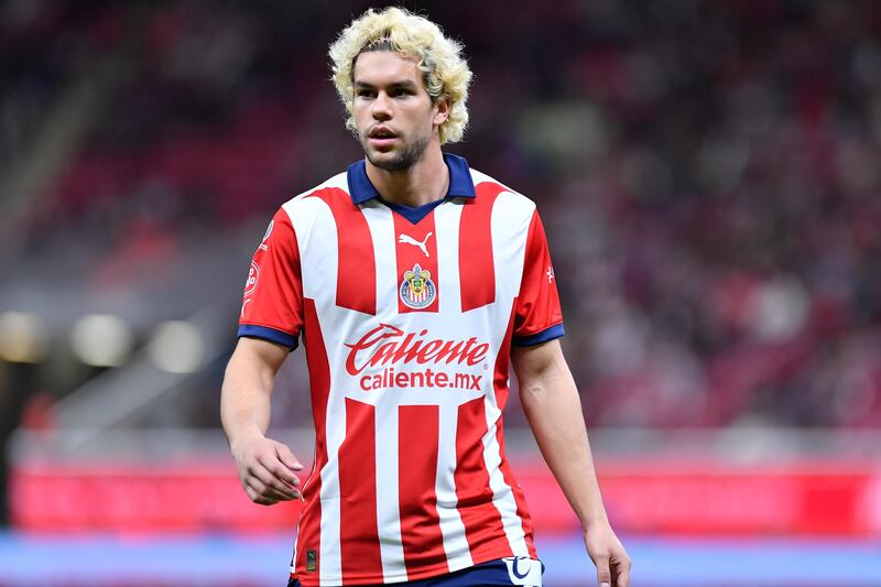 Cade Cowell no ha marcado gol con Chivas.