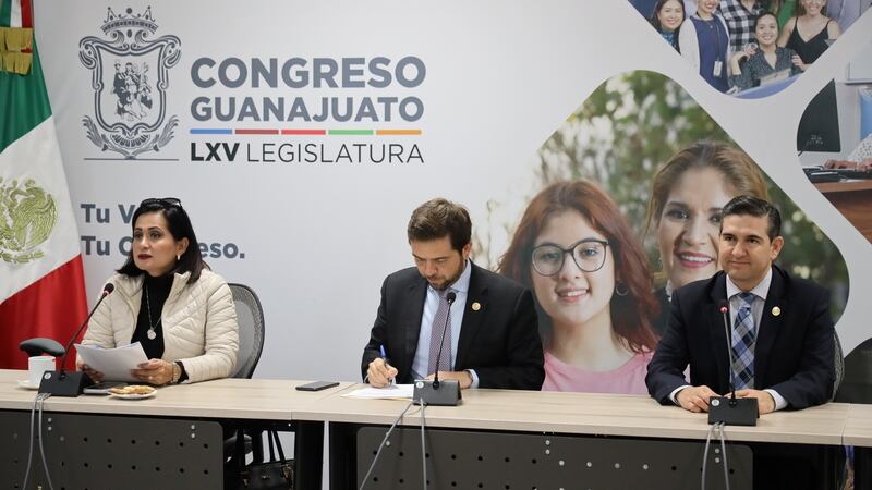 Congreso recomienda aumento del 5% en salarios de alcaldes, regidores y síndicos en Guanajuato.