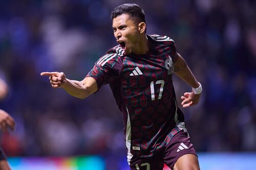 ¿Mejor pagado que el Chicharito? Este sería el sueldo de Orbelín Pineda con Chivas