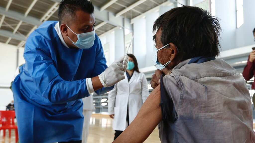 Vacunación a presos en CDMX.