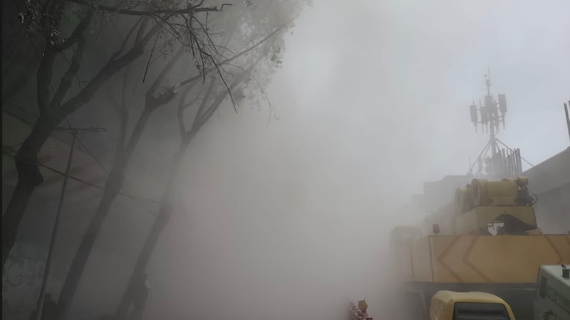 Colapsa edificio en obra sobre Tlalpan y San Antonio Abad; hay cuatro personas atrapadas