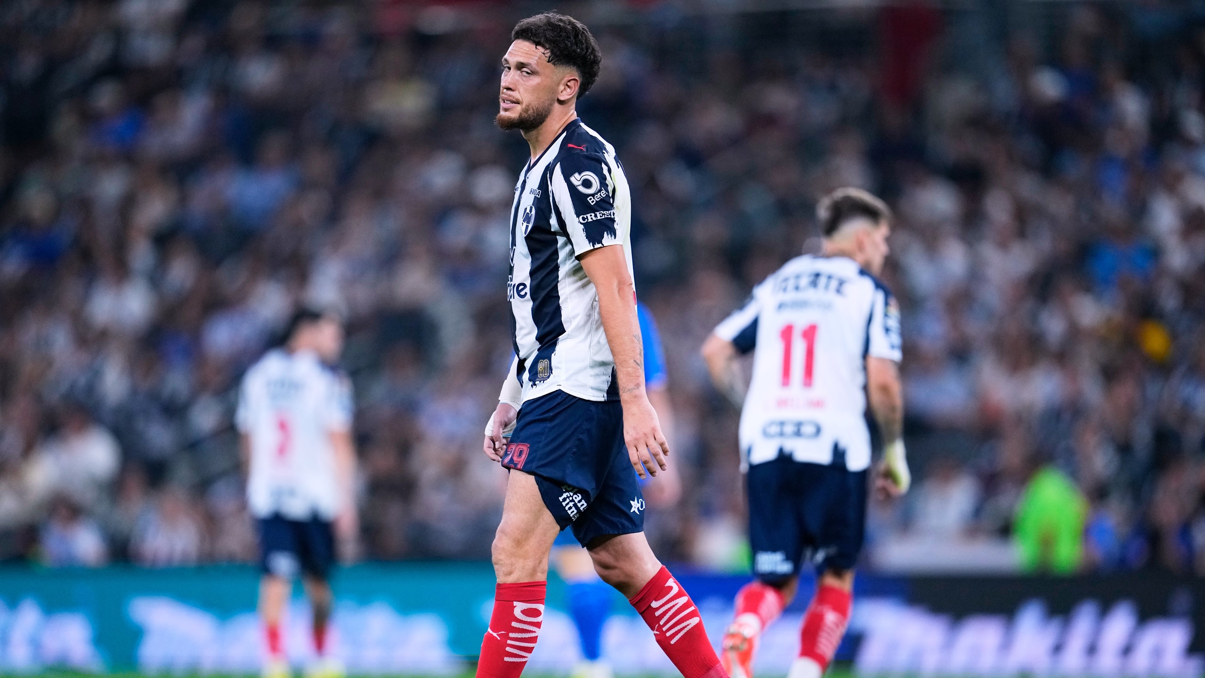 Lucas Ocampos hizo polémico gesto a afición de Monterrey.