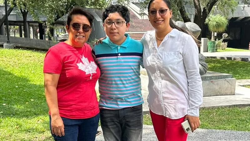 Xiomara-Sandra-su-hijo-Miguel-Ángel-Posada-Ciriaco