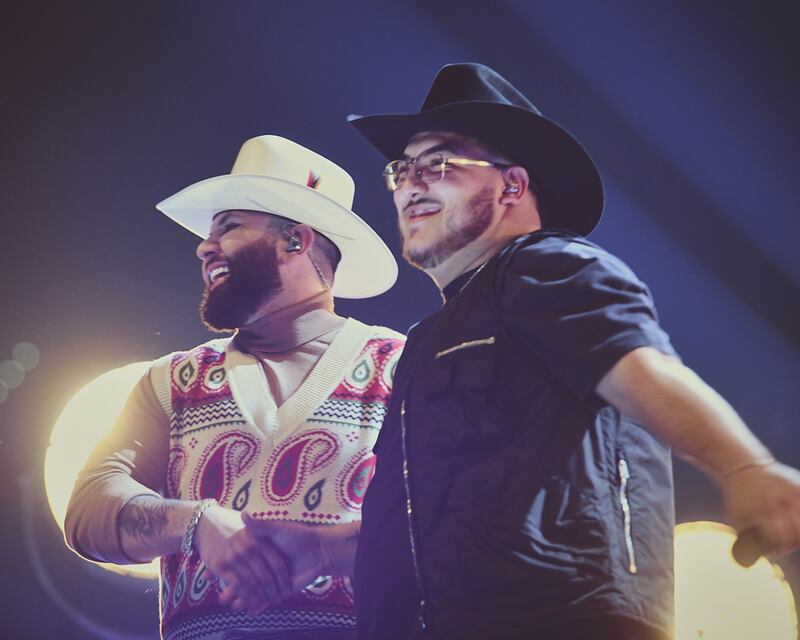 La agrupación ha logrado una gran popularidad por su fusión de norteño, cumbia y urbano.