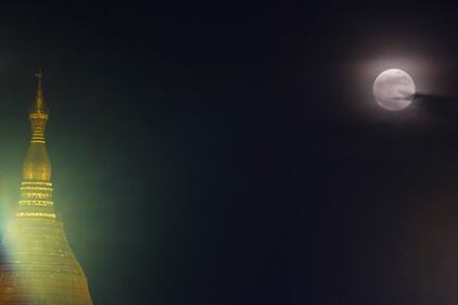 Superluna de octubre deslumbra al mundo
