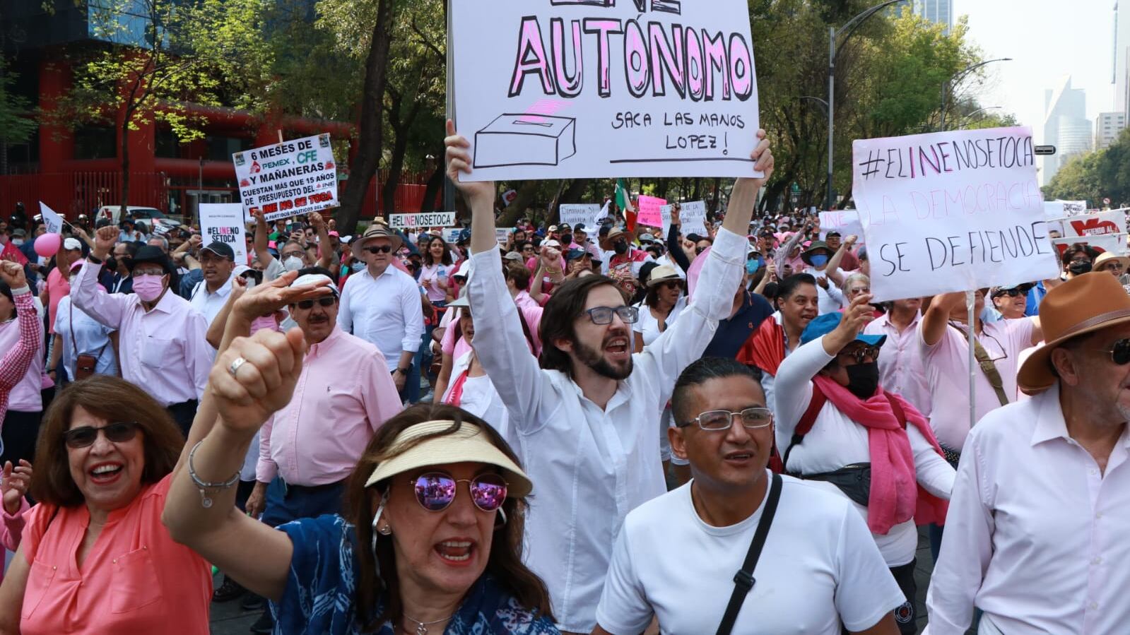 INE marcha.