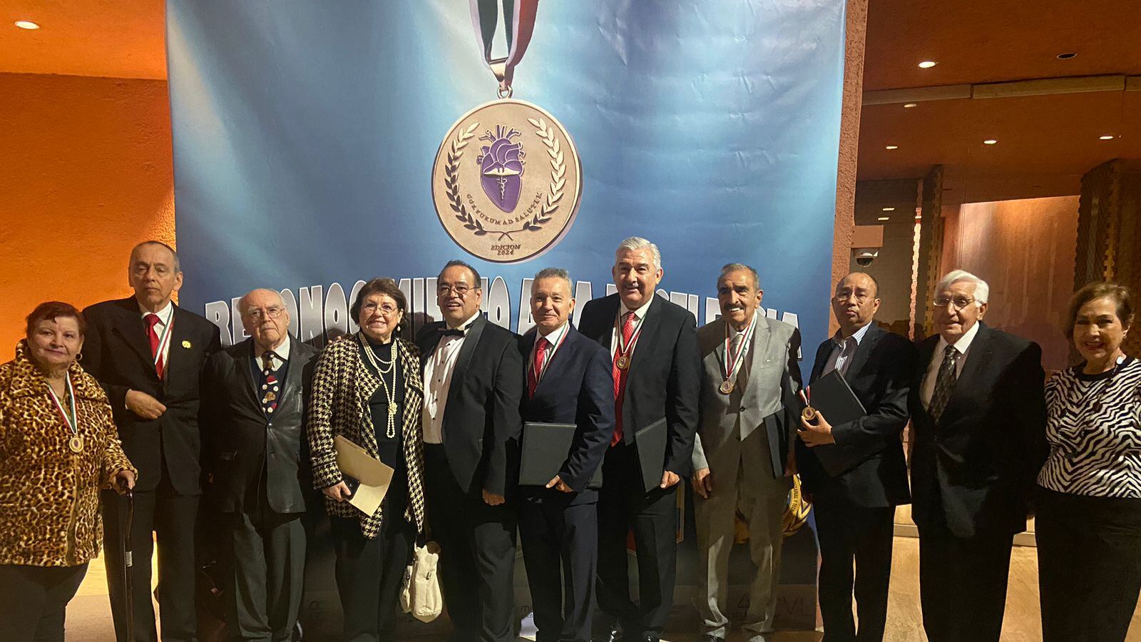 Además de ser profesionales destacados en sus especialidades, tienen una alta vocación de servicio y compromiso por el bienestar de sus congéneres