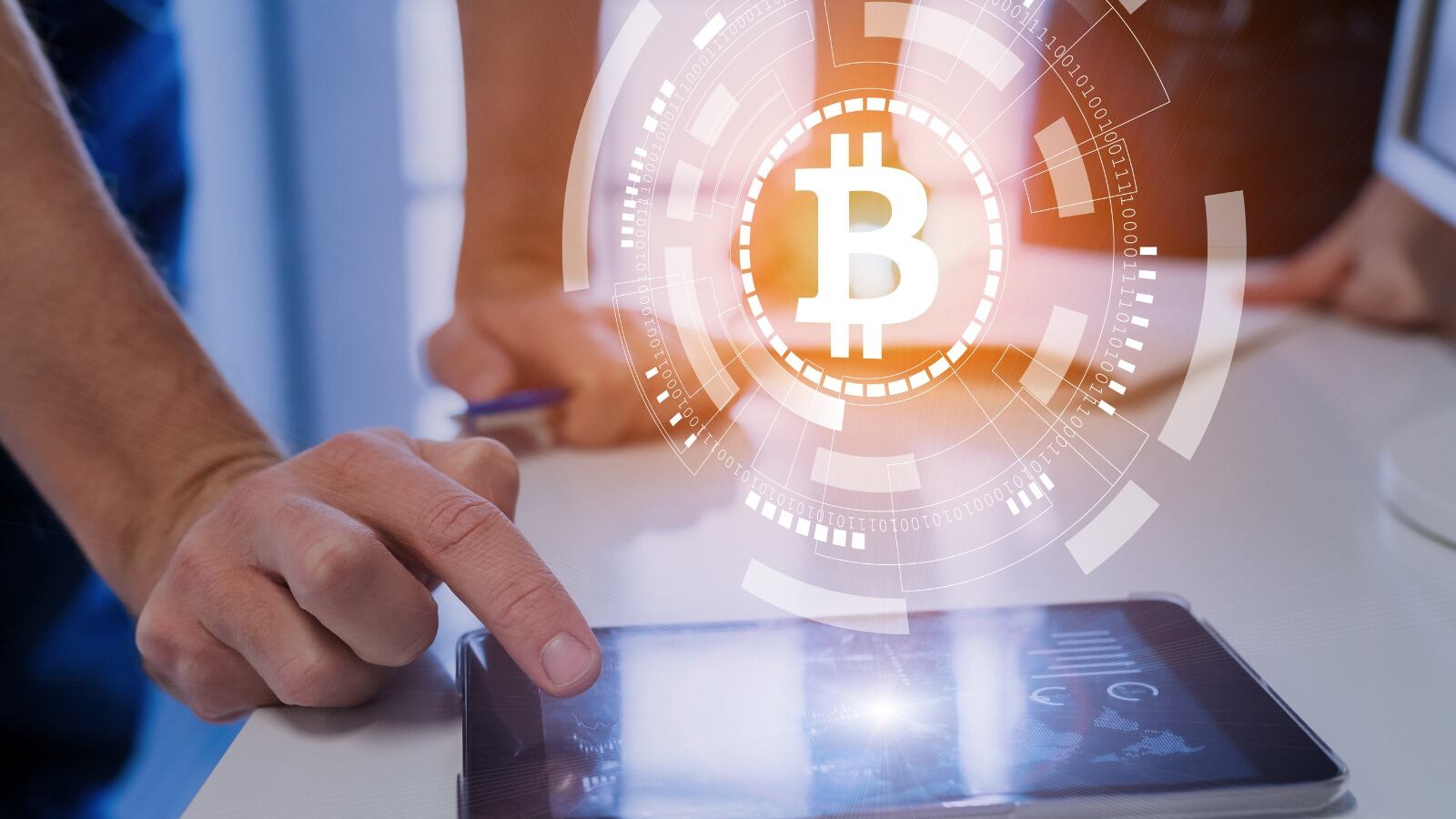 La Escuela de la Bolsa Mexicana de Valores compartió con Publimetro la estrategia para desactivar los criptofraudes e invertir de forma segura.