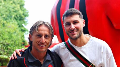 Luka Modric y Santiago Giménez