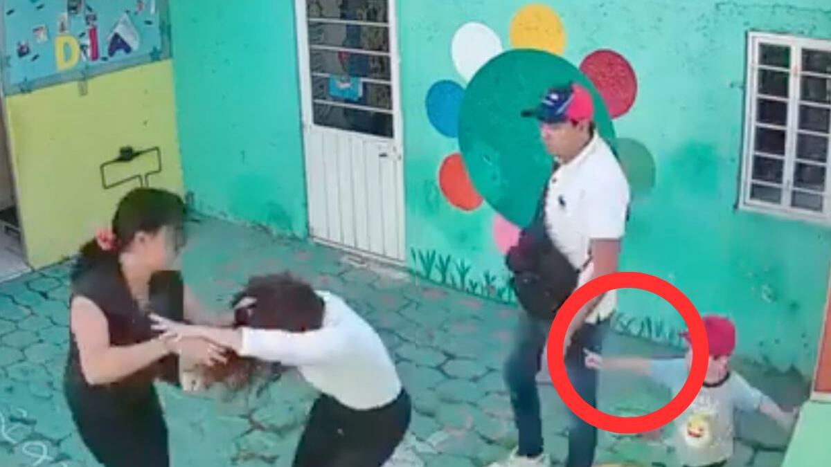 Abuelo de menor revela que padres golpearon a maestra por quemadura.