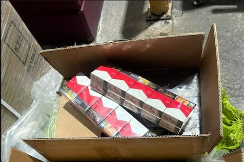 Aseguran 1.2 millones de cigarrillos apócrifos en el AICM