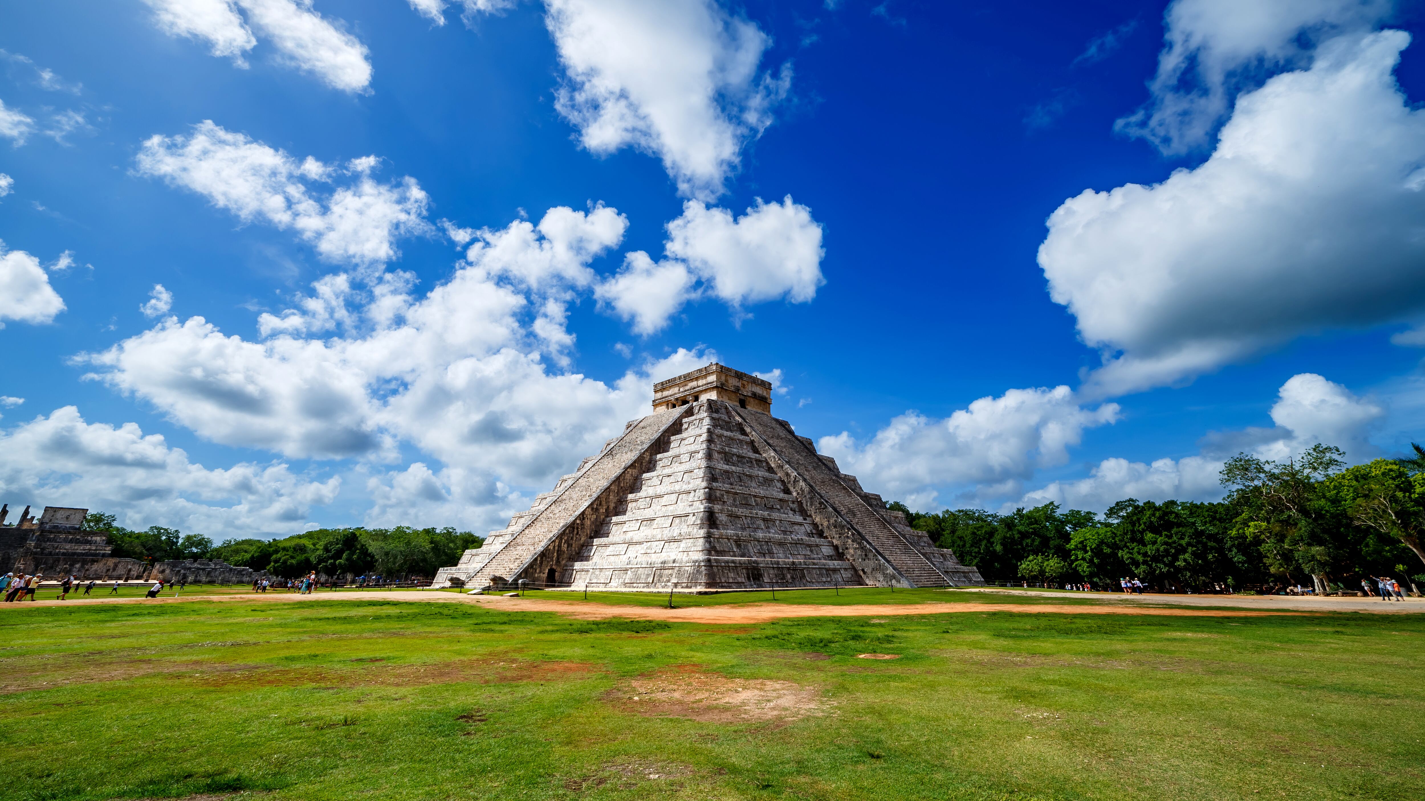 El Secretario de Turismo de Yucatán, Darío Flota Ocampo, nos habla de la oferta turística que este estado trae al Tianguis Turístico