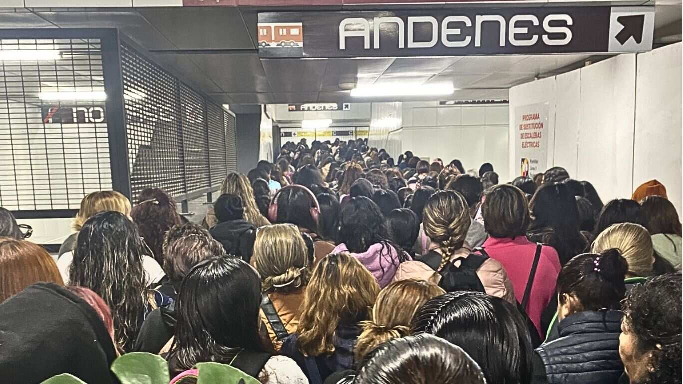 Saturación de pasajeros en Linea 9