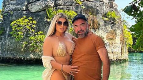 “Ardido”: Vicente Fernández Jr le responde a seguidor que criticó su foto junto a su novia en la estrella de la fama de ‘Chente’