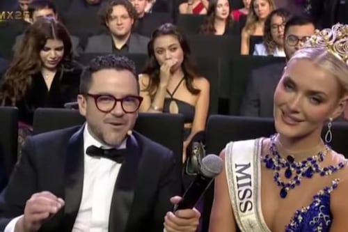 Video: Critican a Mauricio Mancera por grave error en transmisión en vivo de ‘Miss Universo’