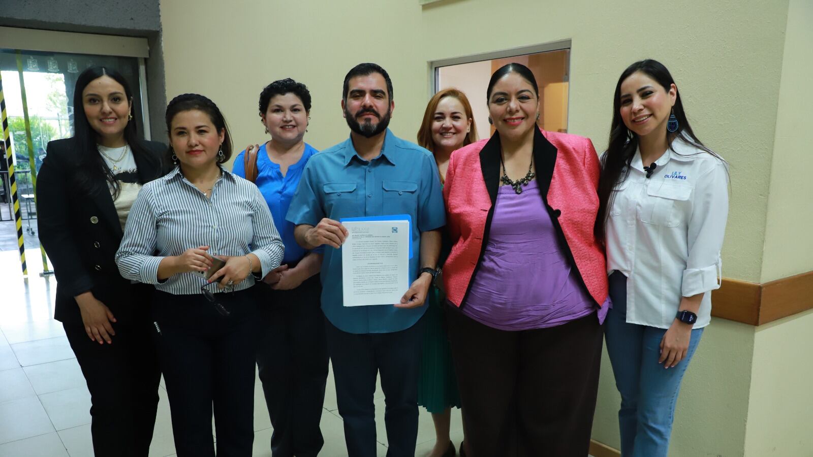 Los diputados panistas presentaron su propuesta para beneficiar a niños y adolescentes de NL.