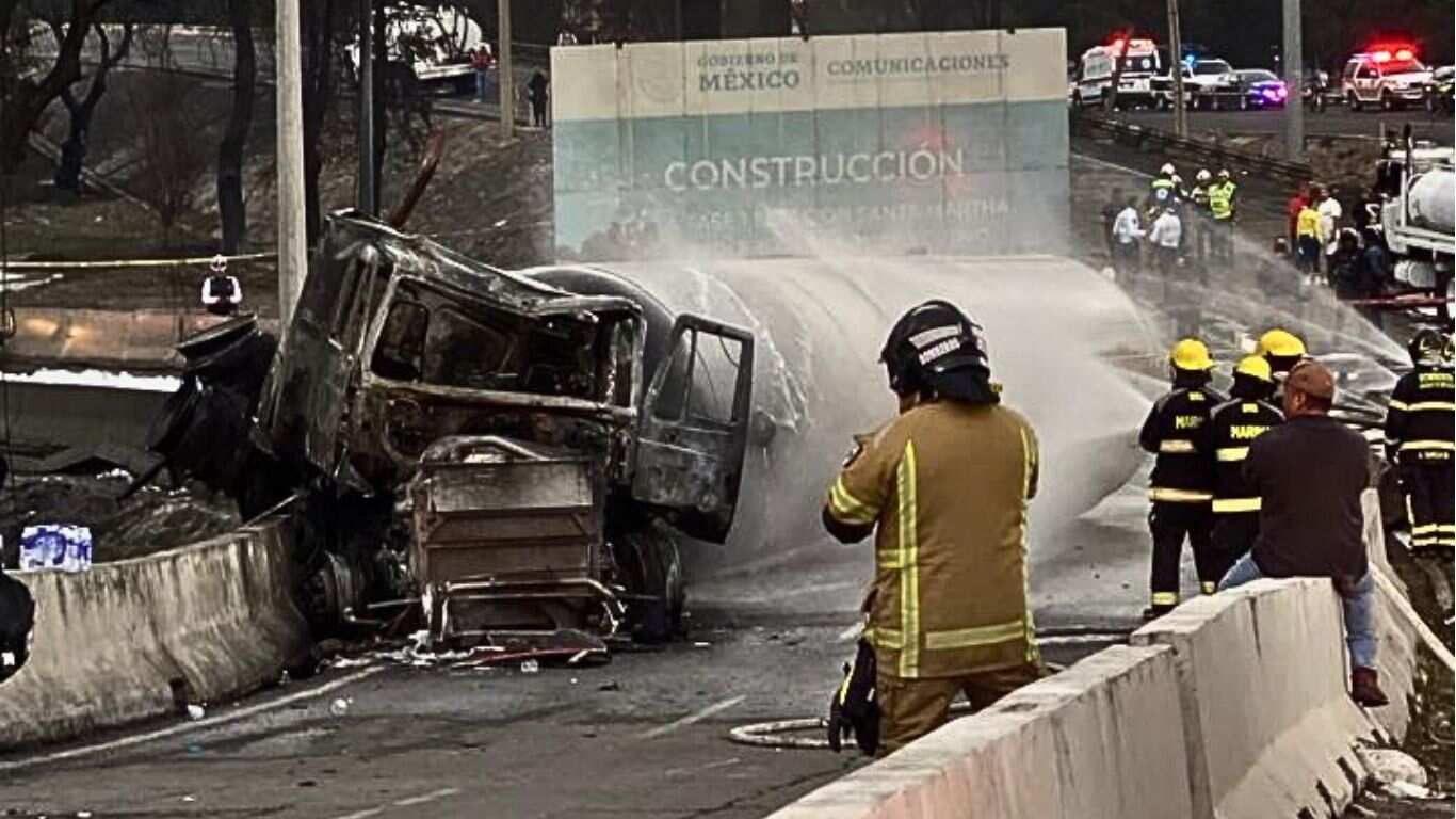 Pipa de gas explota en Iztapalapa