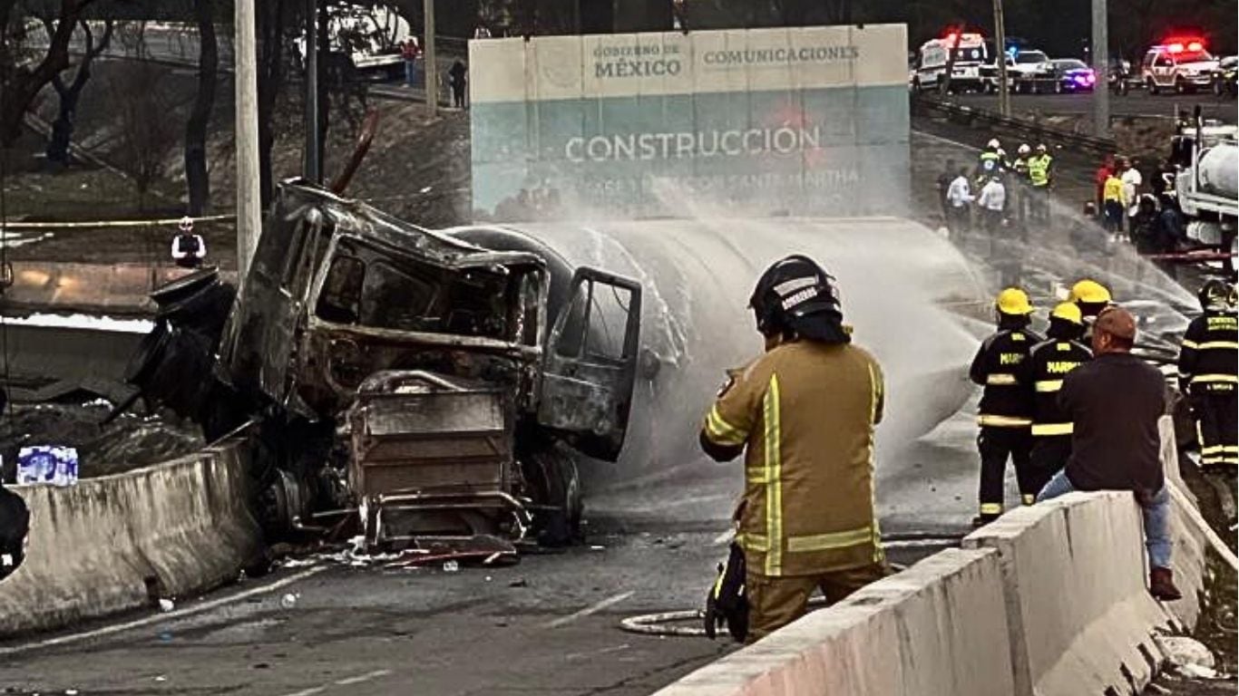 Pipa de gas explota en Iztapalapa