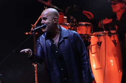 El músico peruano volvió a demostrar su talento arriba del escenario del Pepsi Center WTC, deleitando a sus fanáticos con los temas que han marcado su carrera.