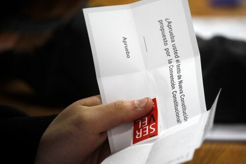 Rechazo a la nueva constitución en Chile alcanza 62.55%, con 95% contabilizado