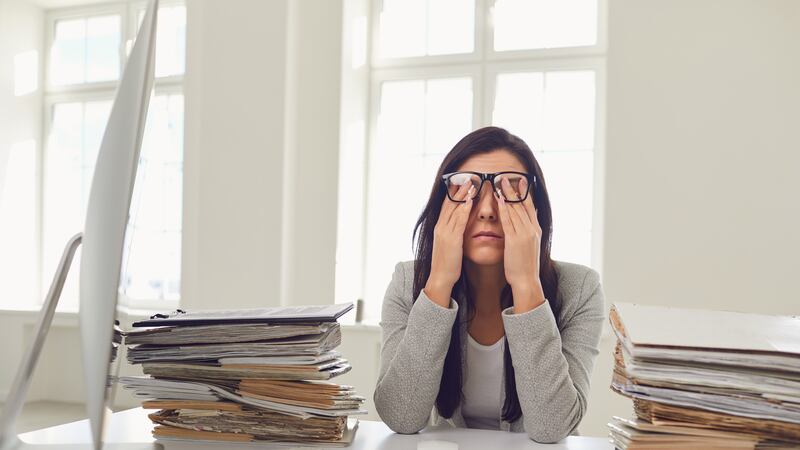 Atención al estrés laboral debe colocarse dentro de la agenda
