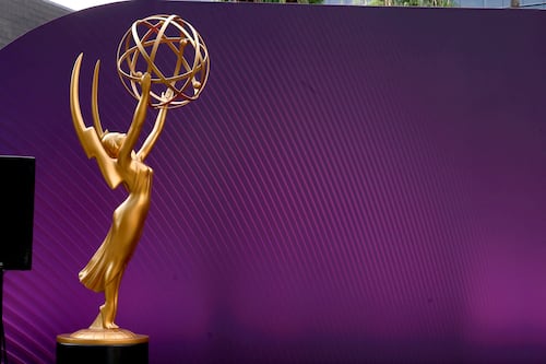 Succession y Ted Lasso triunfan en los Premios Emmy 2022