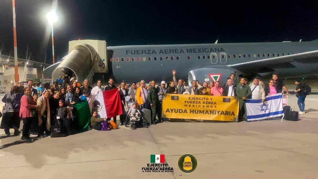 Son 143 los mexicanos que regresan al país tras el inicio de la guerra. (Especial)