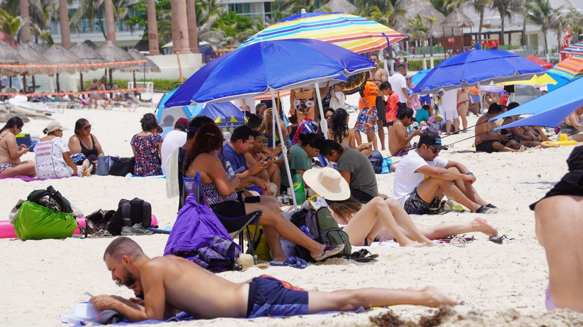 Diputados avalan aumento a 12 días de vacaciones sin interrupciones