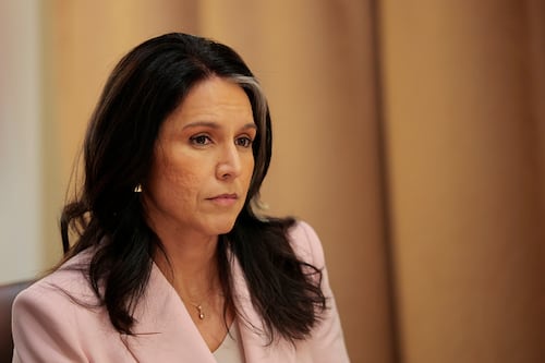 Tulsi Gabbard renuncia al cargo de directora de Inteligencia Nacional de Estados Unidos