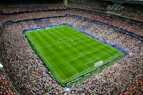 Socios de FIFA piden la destitución del Mundial a árbitro por hacer gesto presuntamente racista