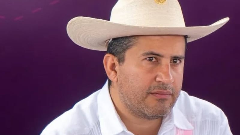 Balean en atentado a Carlos Manzo, presidente municipal de Uruapan durante el Festival de las Velas