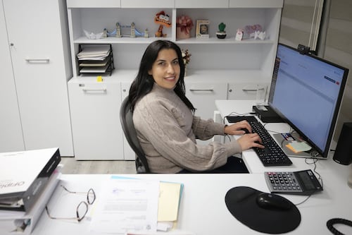 Brecha salarial entre hombres y mujeres alcanza el hasta 37%, revela estudio de UDG