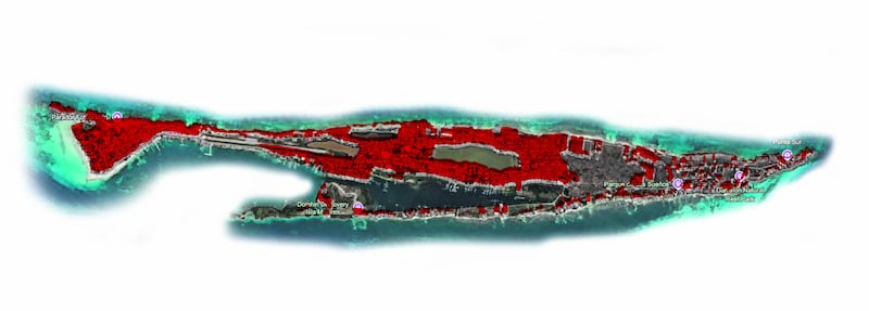 El mapa de densidad urbana muestra en rojo la ocupación casi total del territorio insular. Se estima que menos del 25% de Isla Mujeres permanece libre de construcciones,