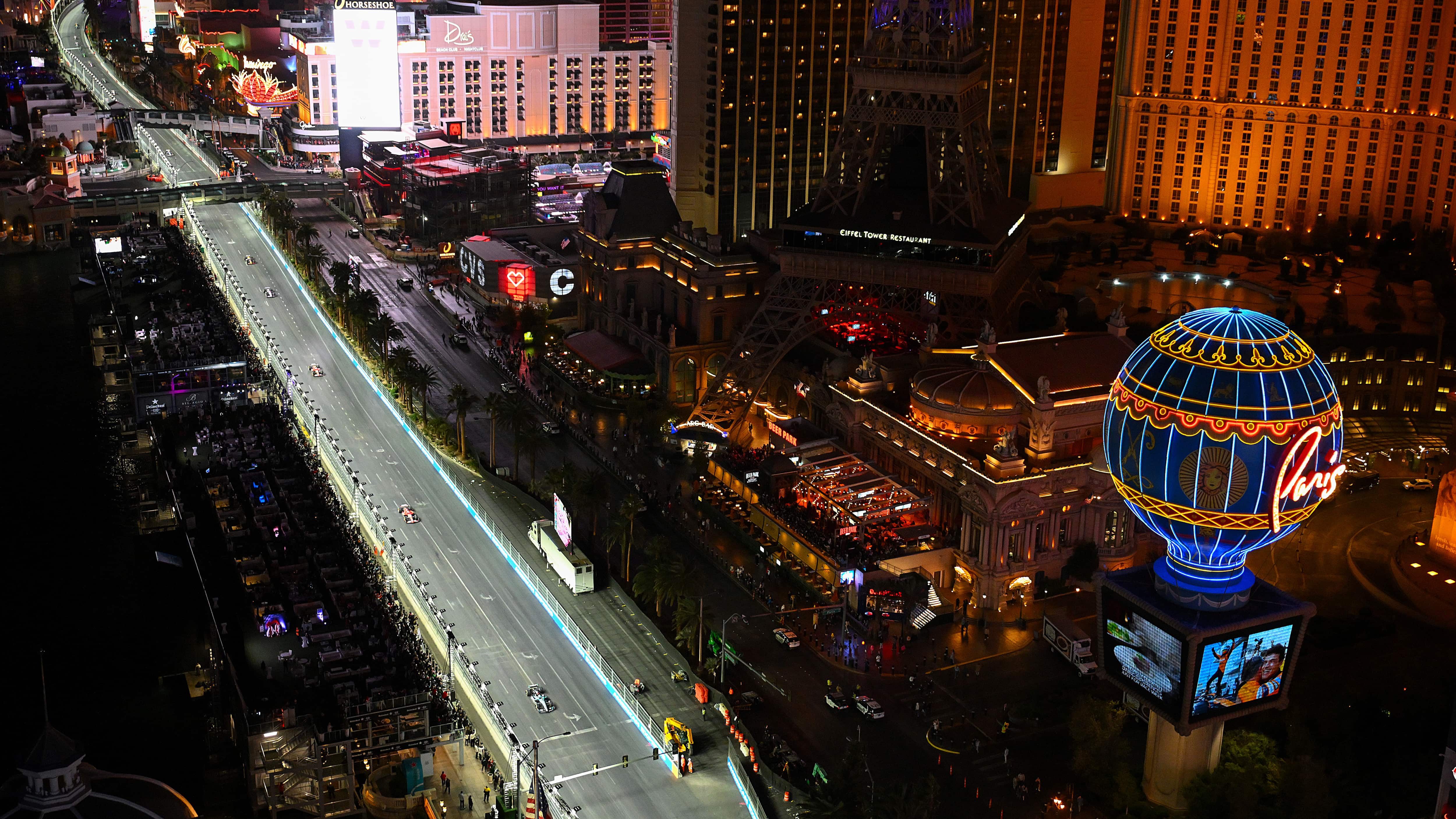 Las Vegas se convierte en la capital del orgullo mexicano con shows de Alejandro Fernández, Ricky Martin y Banda MS, además de la pelea de Canelo Álvarez, fiestas en clubes y celebraciones patrias con mariachi y gastronomía