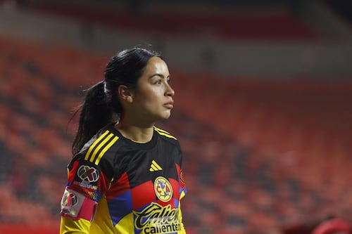 Scarlett Camberos explota contra el arbitraje y muestra herida tras polémica expulsión