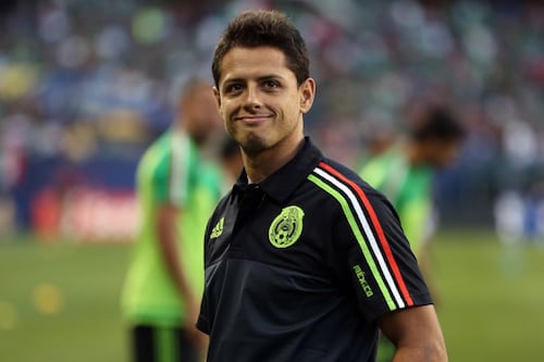 Chicharito roba reflectores en el Mundial: el delantero salió con escolta de la Guardia Nacional