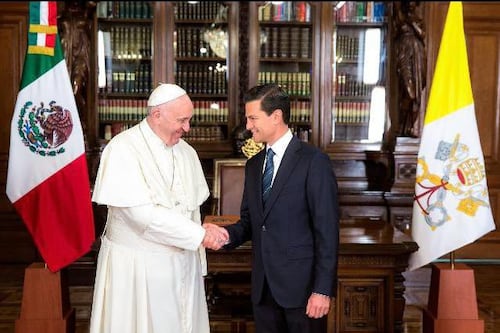 Peña Nieto lamenta la muerte del papa Francisco y recuerda su visita a México