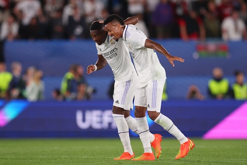 Real Madrid vence 2-0 al Eintracht Frankfurt y consigue la Supercopa 