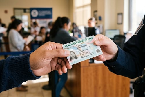 Conoce los requisitos para solicitar la green card y cómo no ser rechazado en 2026