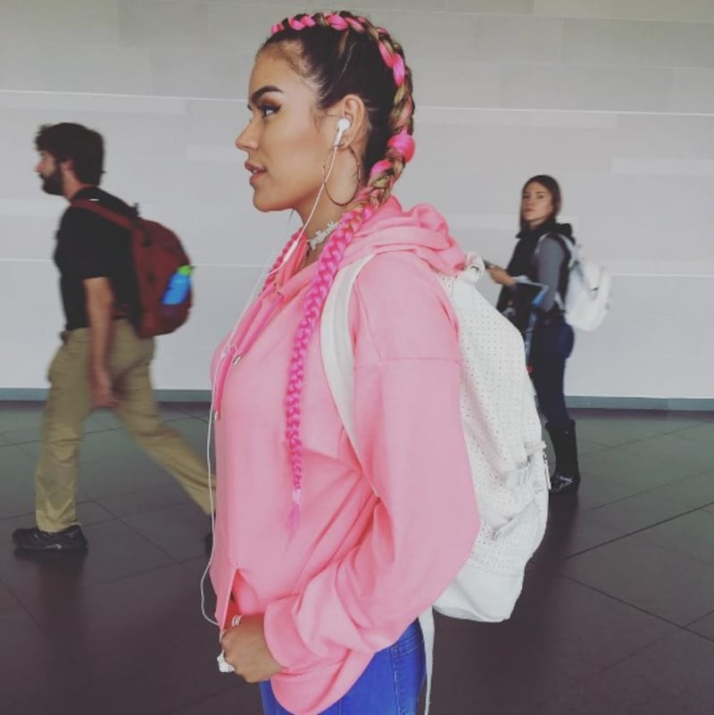 Karol G con trenzas