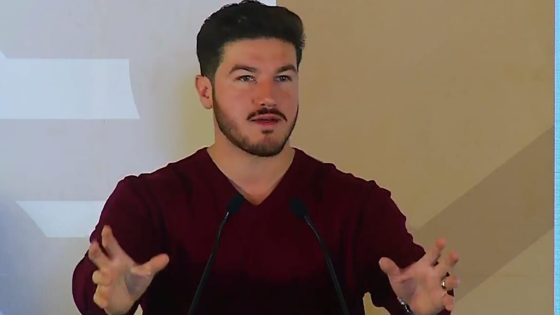 En Nuevo León ya no habrá más escuelas móviles, aseguró el gobernador.