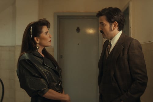 Karla Souza muestra el camino para conseguir un Mundial junto a Diego Luna en México 86