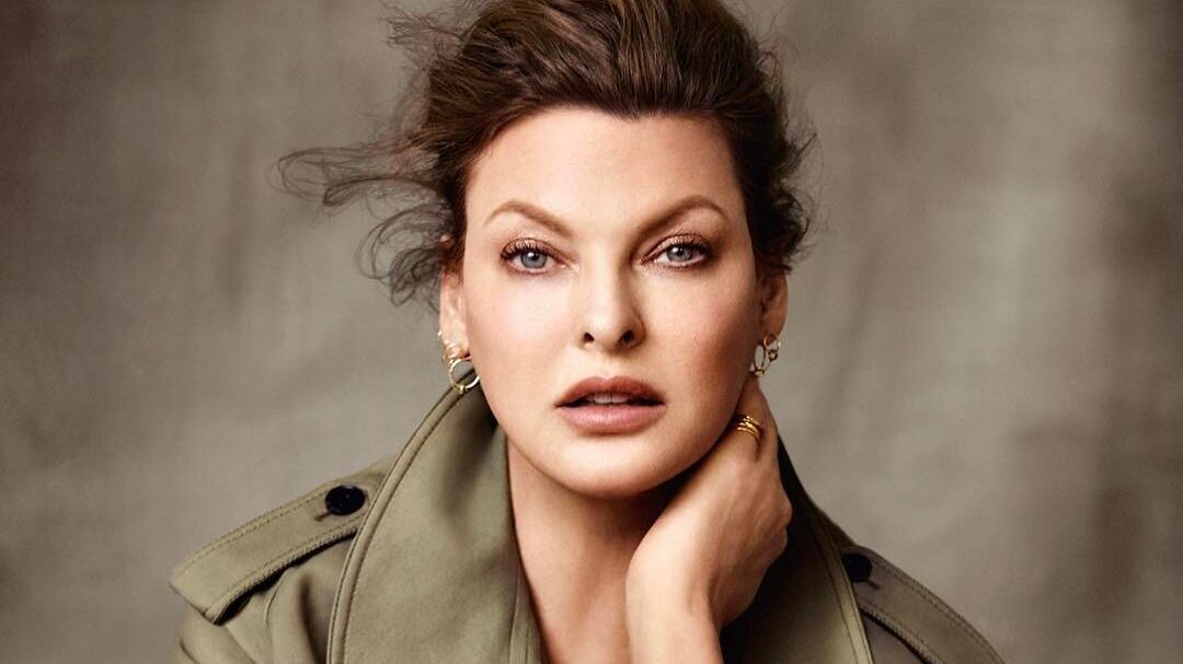 La modelo Linda Evangelista exige 50 millones de dólares en daños a Zeltiq, la compañía responsable de los aparatos de ese tratamiento.